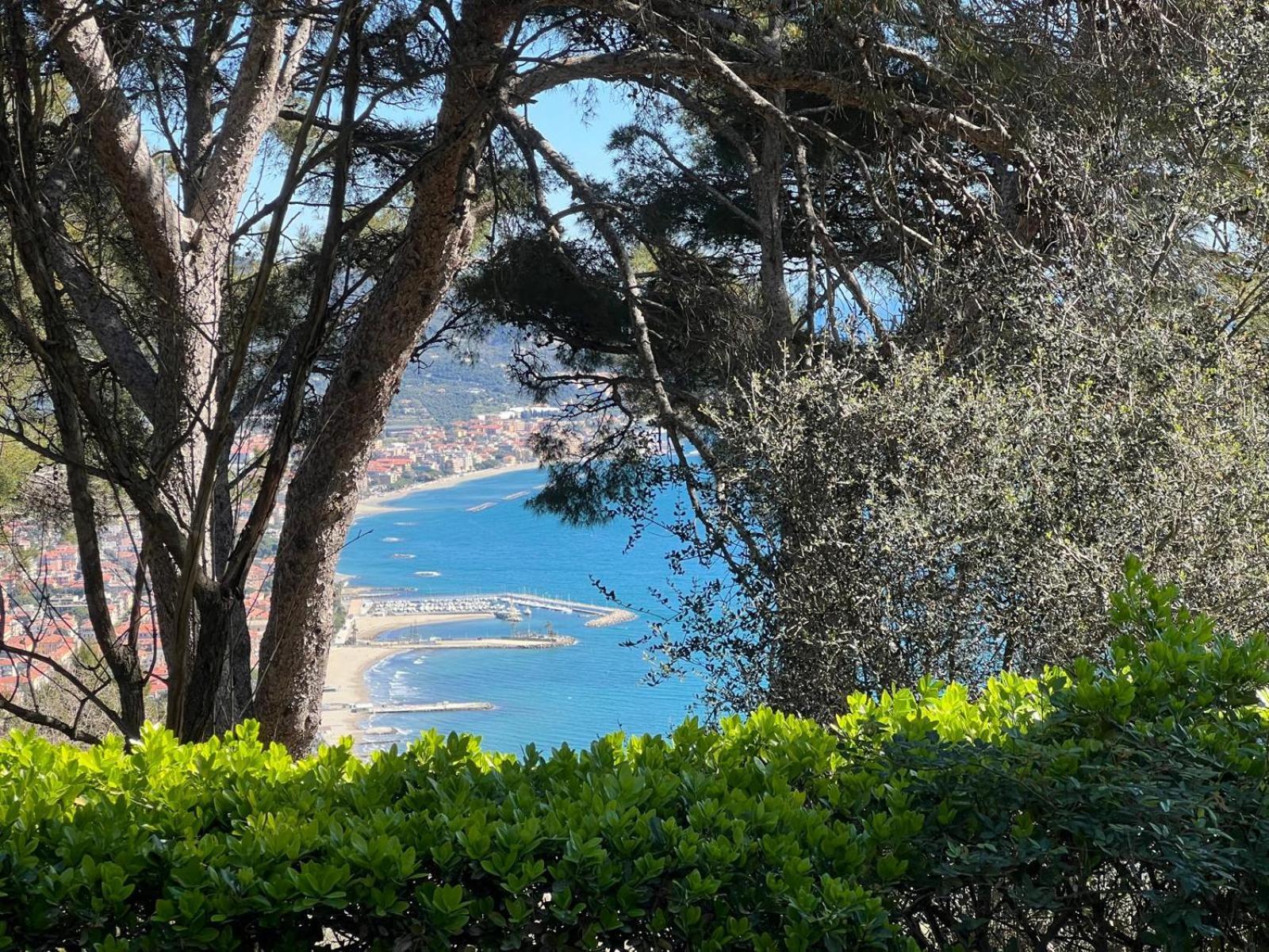 Torre Alpicella Holiday Home, A Scenic Escape Into Nature And Relaxation Diano Marina Eksteriør billede